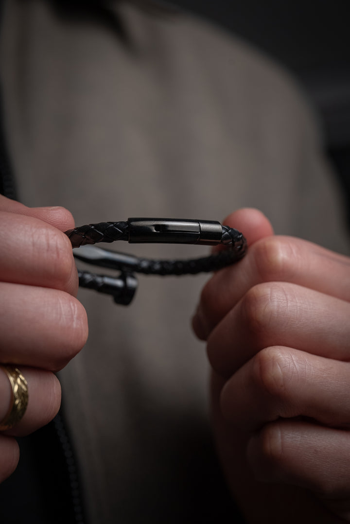 Pulsera Spike Black Genuine Leather Private Collection