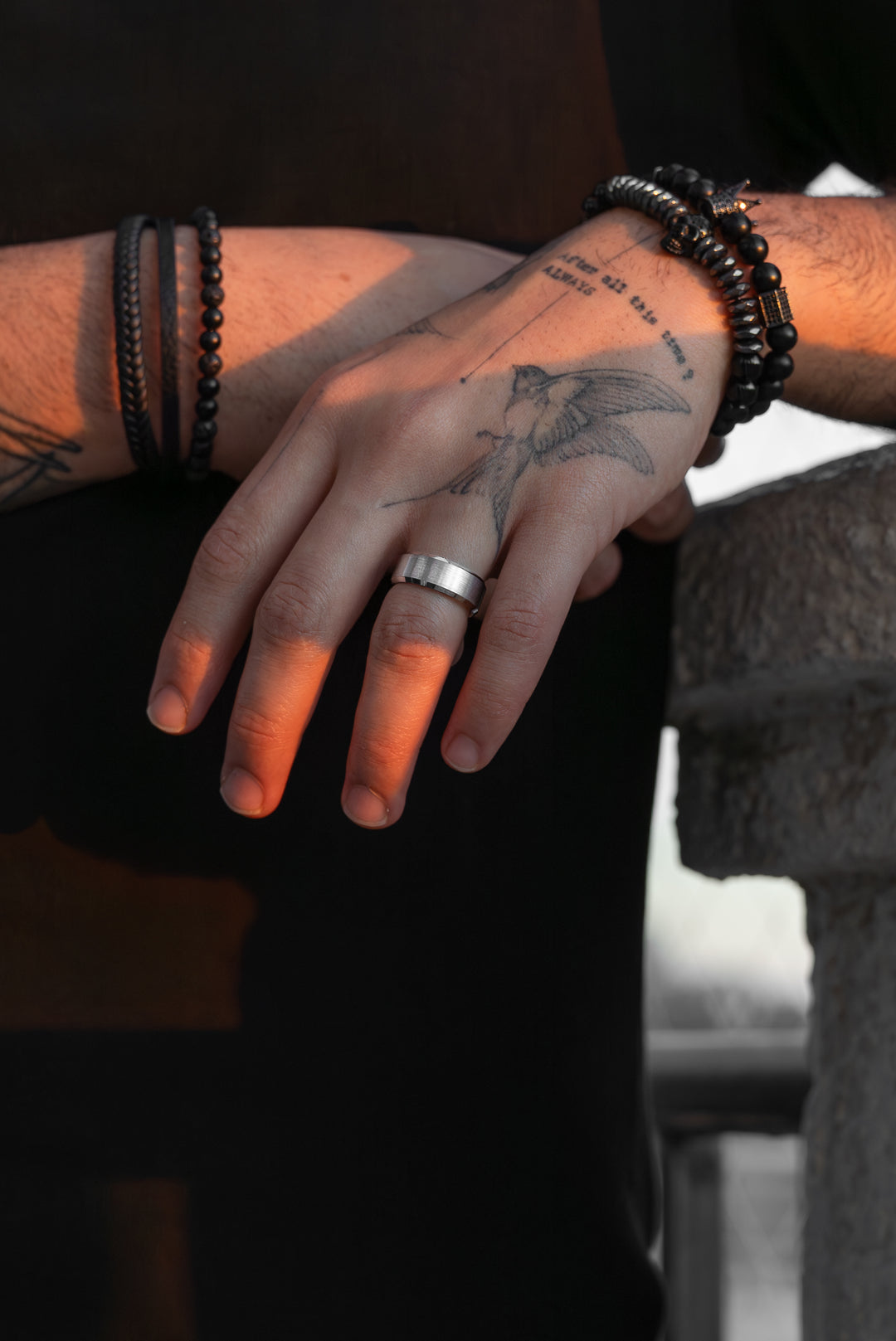 Anillo Essential Edge silver Carburo de Tungsteno