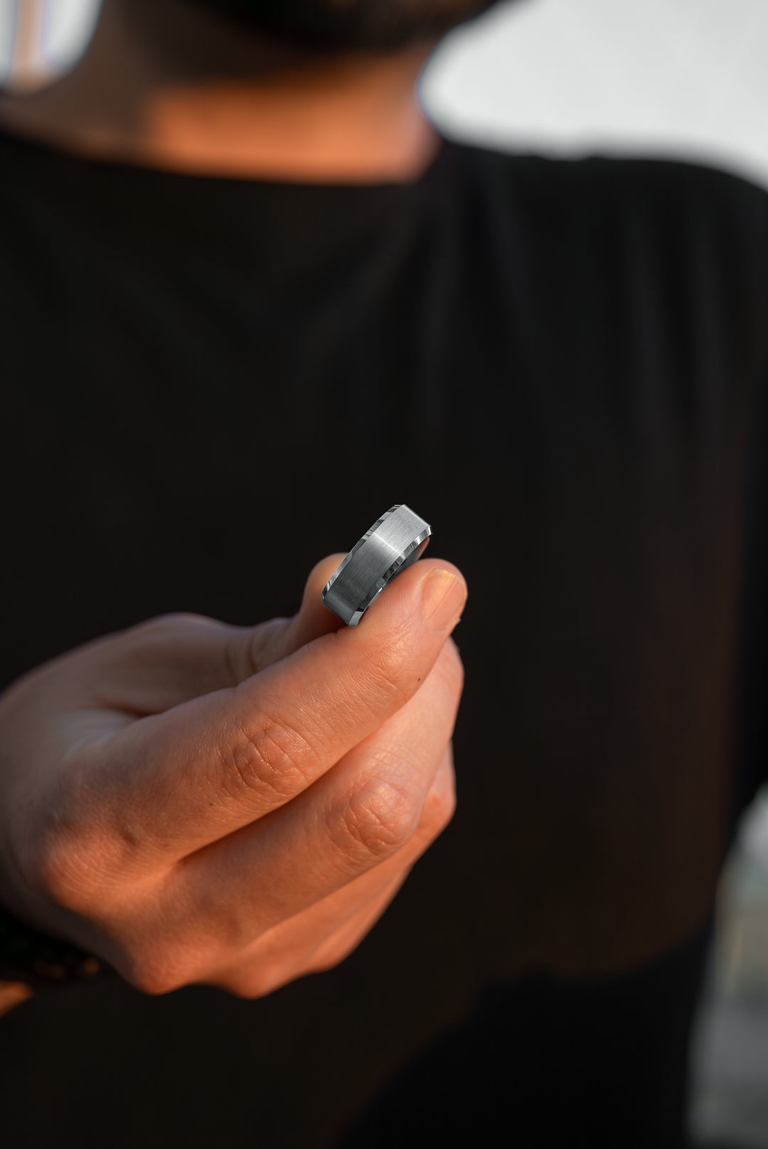 Anillo Essential Edge silver Carburo de Tungsteno