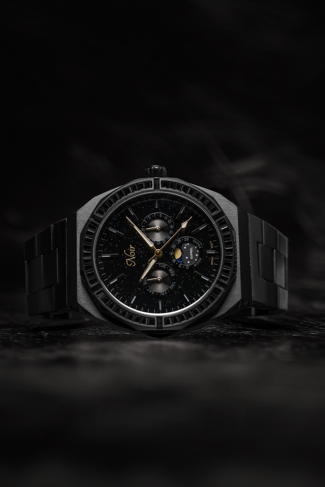 Kapriel Noir Moon Phase