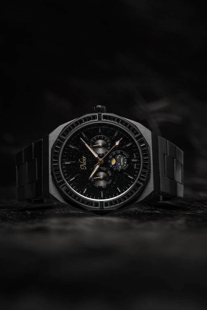 Kapriel Noir Moon Phase