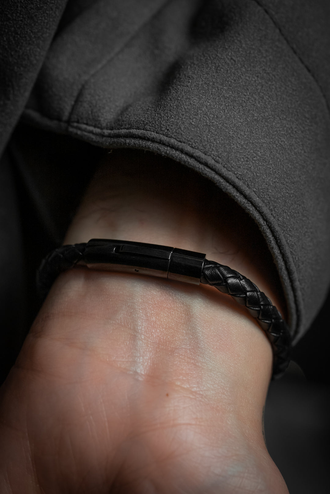 Pulsera Spike Black Genuine Leather Private Collection