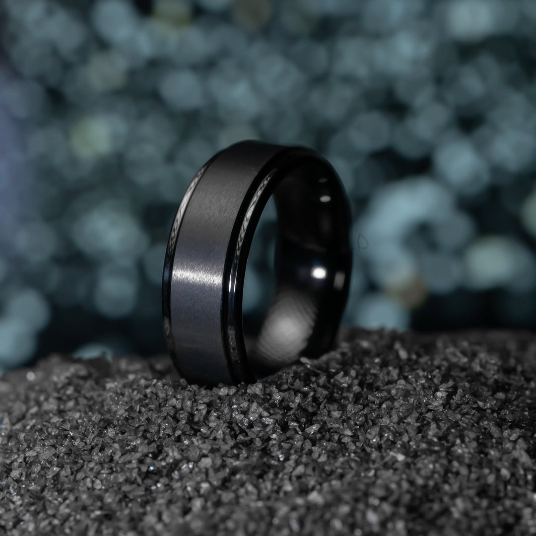 Anillo Essential Strong Black Carburo de Tungsteno