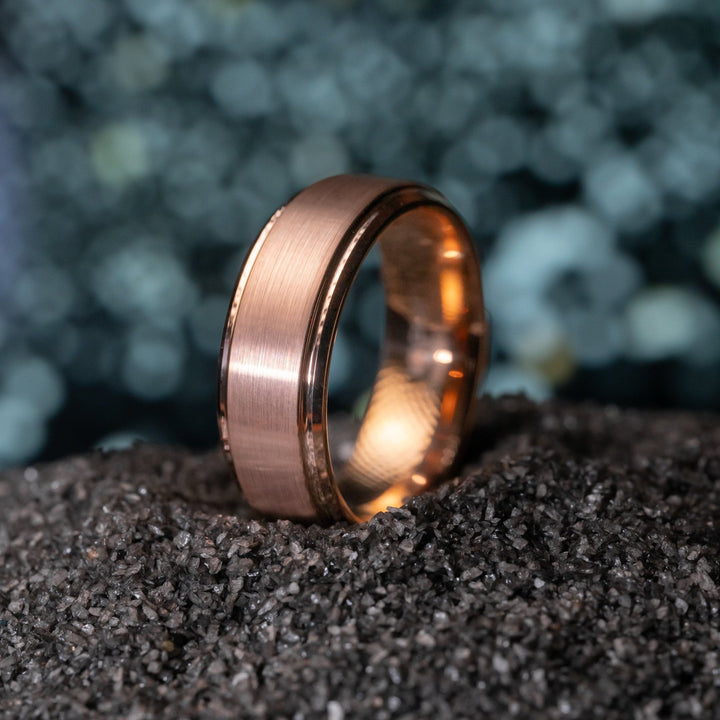 Anillo Essential Strong Gold Rose Carburo de Tungsteno