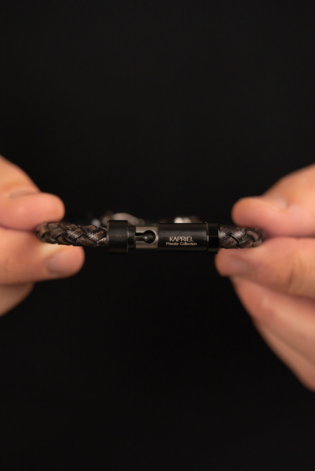 Pulsera Bond Legacy Black Genuine Leather Private Collection