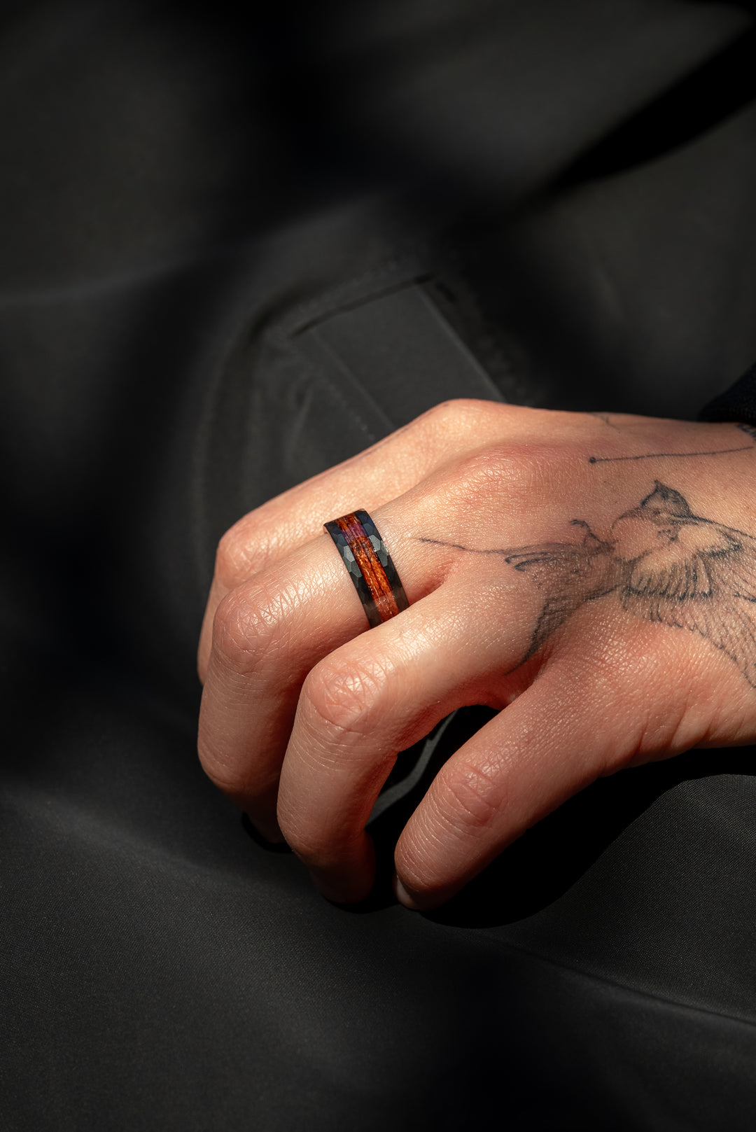 Anillo Oud Forest Carburo de Tungsteno