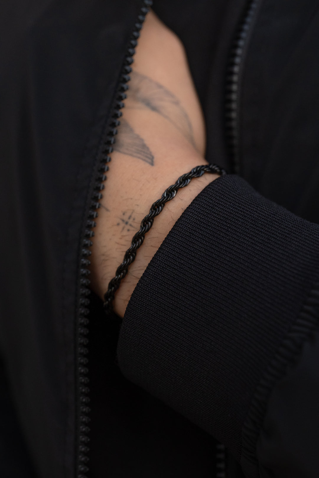 Brazalete Twisted Tourbillon Black SS316L