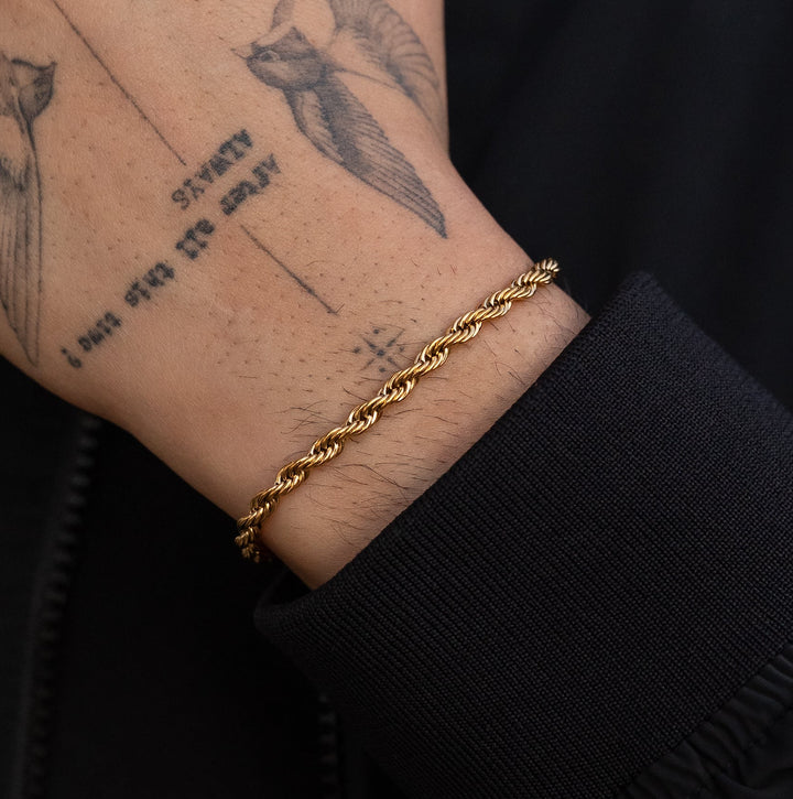 Brazalete Twisted Tourbillon Gold SS316L electroplatinado 18k