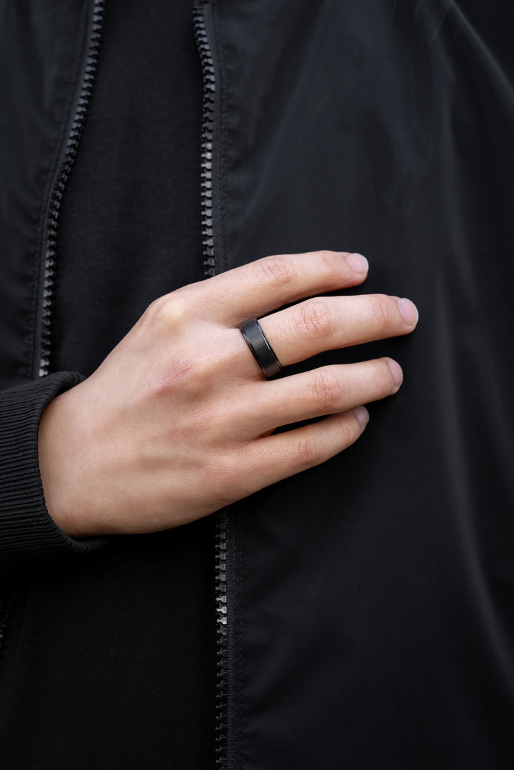 Anillo Essential Strong Black Carburo de Tungsteno