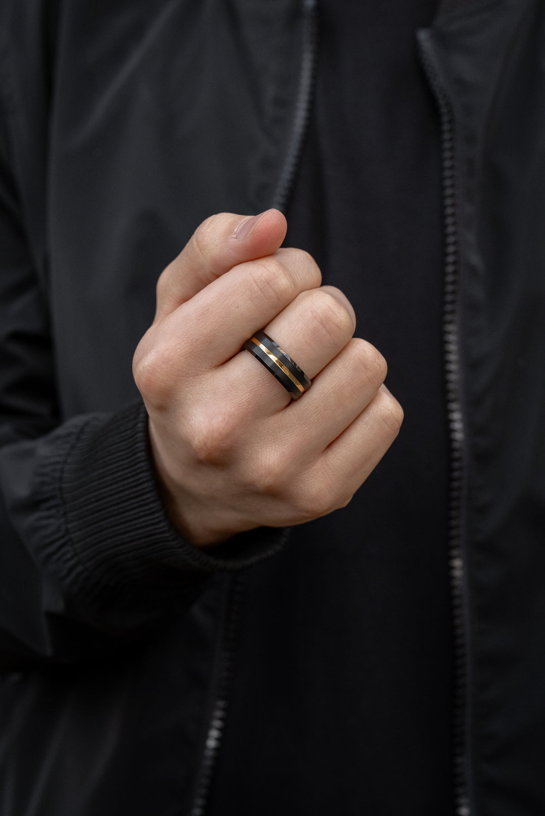 Anillo Solid Trench Black & Gold Edition Carburo de Tungsteno