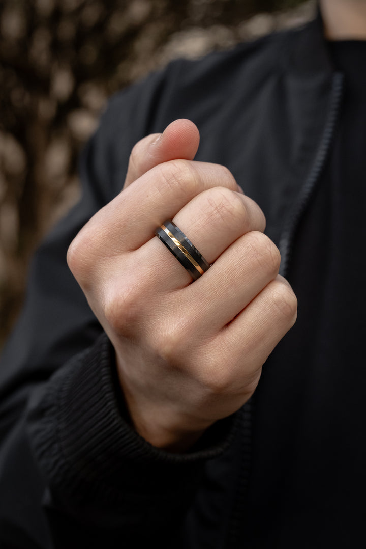 Anillo Solid Trench Black & Gold Edition Carburo de Tungsteno