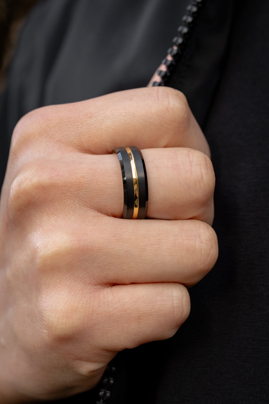 Anillo Solid Trench Black & Gold Edition Carburo de Tungsteno