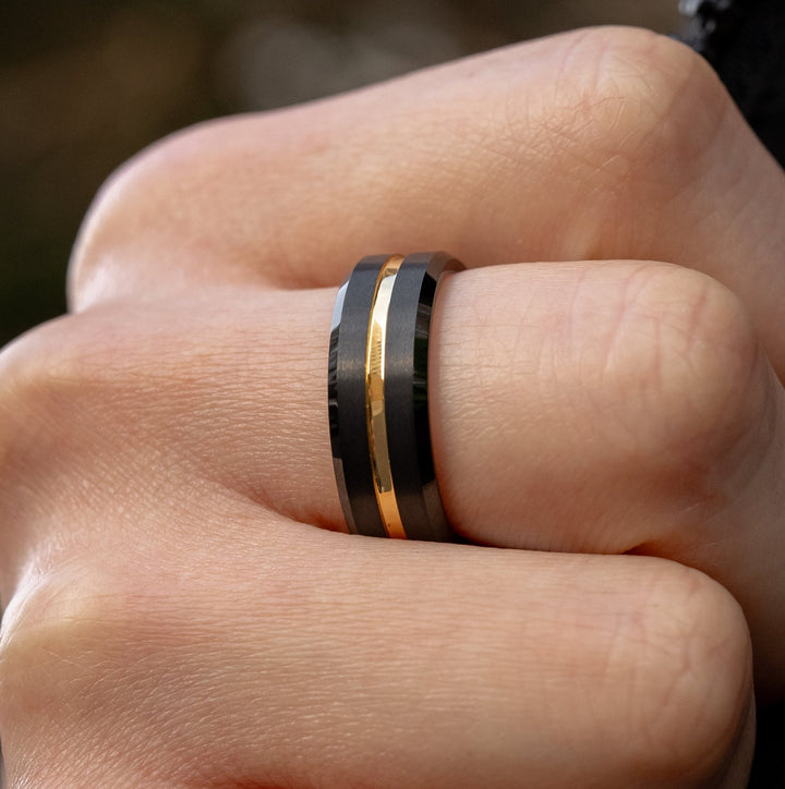 Anillo Solid Trench Black & Gold Edition Carburo de Tungsteno