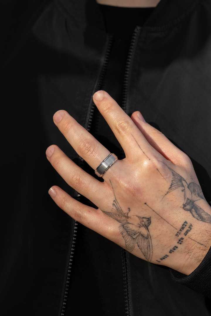 Anillo Essential Strong Silver Carburo de Tungsteno