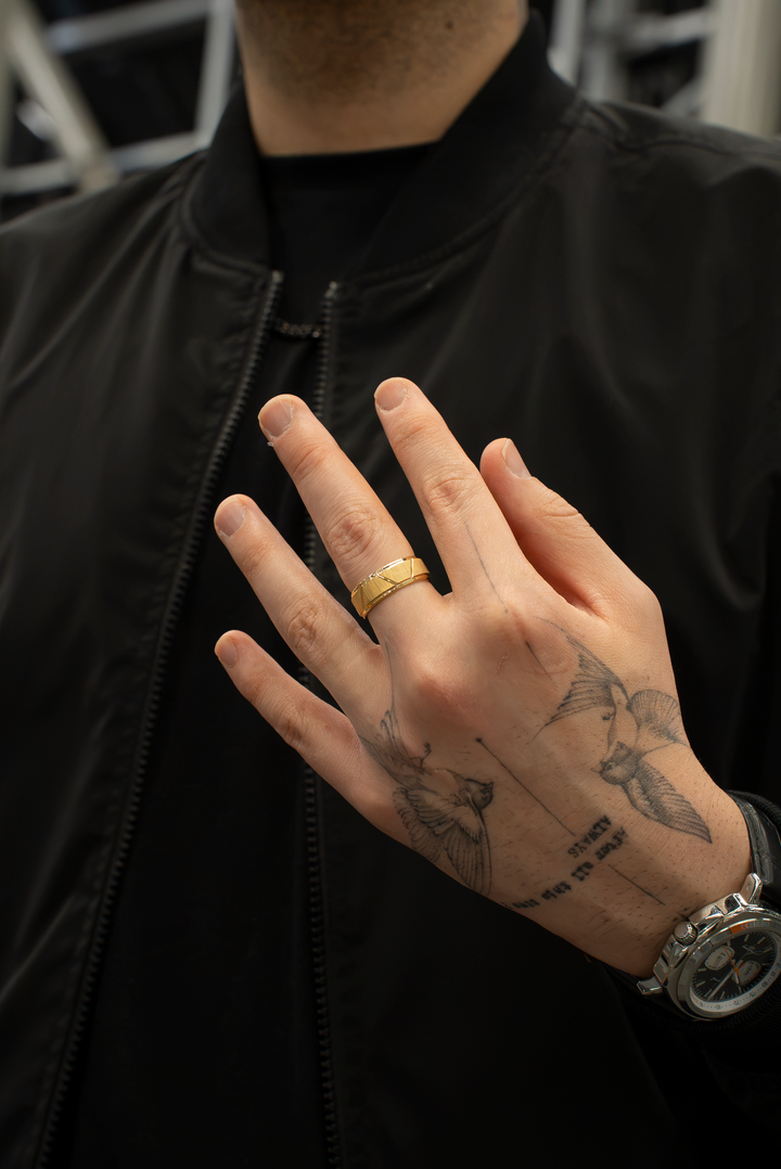 Anillo Gold Empire Carburo de Tungsteno