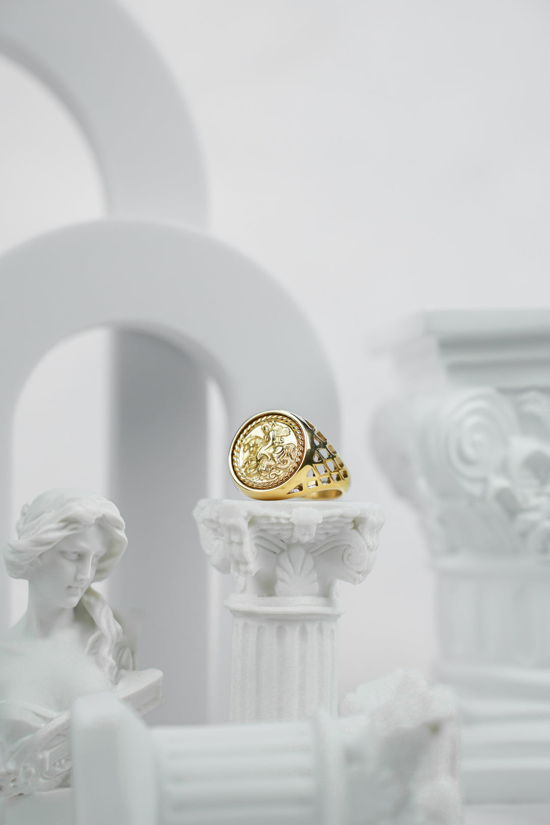 Anillo St. George Gold Victorian Edition Electroplatinado Oro 18k