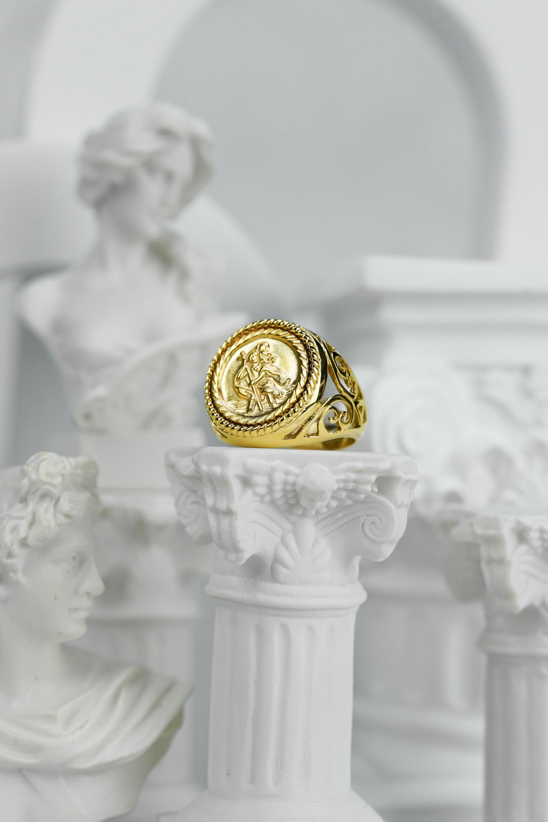 Anillo St. Christopher Gold Victorian Edition Electroplatinado Oro 18k